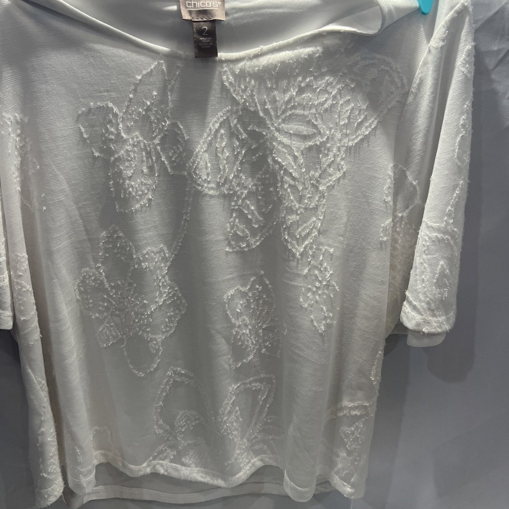 Chicos Top Blouse Womens‎ Size 2  flowers White Short Sleeve Side Stretch 51